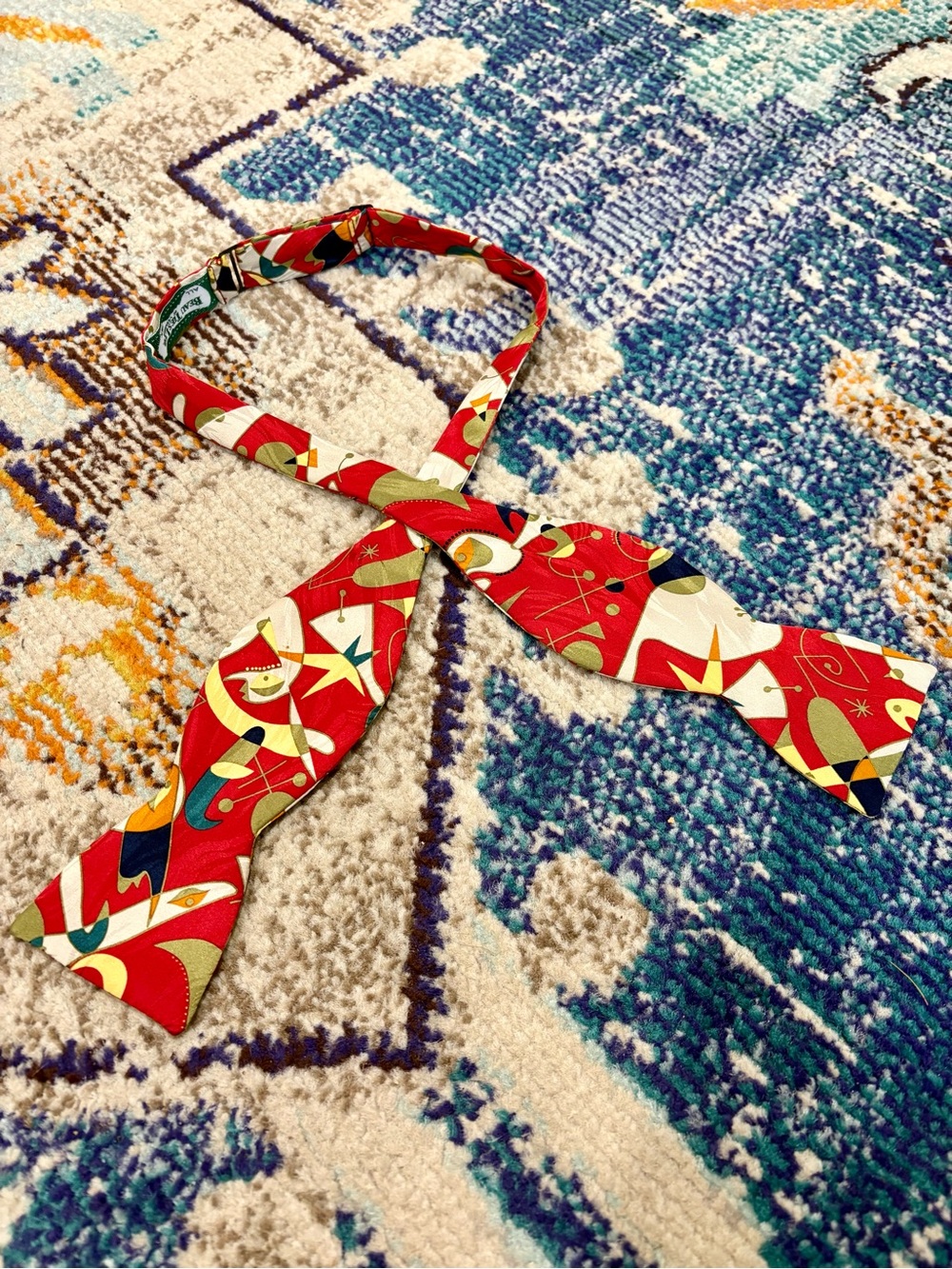 VTG 2000s Red Abstract Patterned Bow Tie